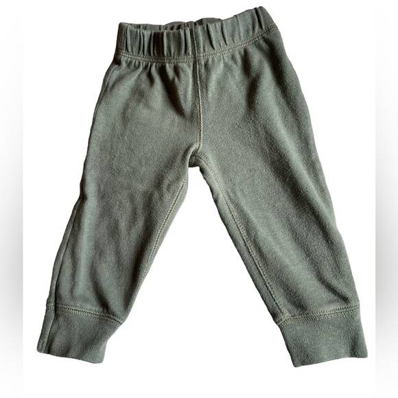 Carter’s Baby Boy Outfit (small stain) - Picture 3 of 9